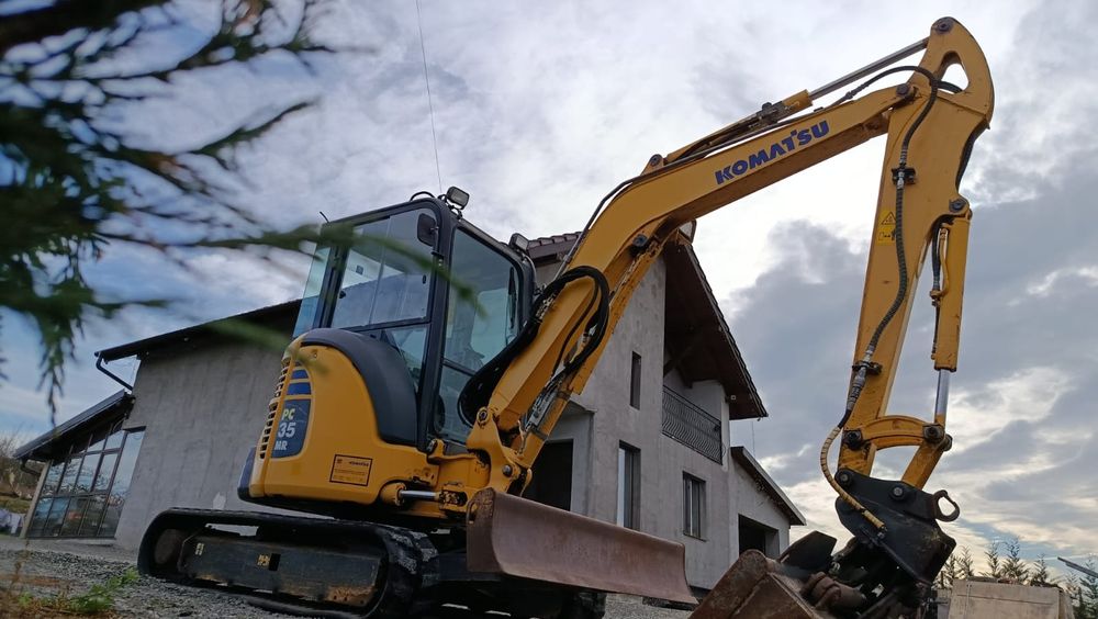 Mini-excavator komatsu