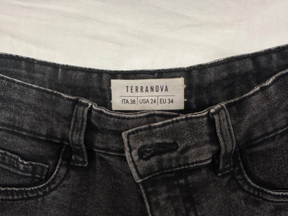 Pantaloni scurți negri mărime XS