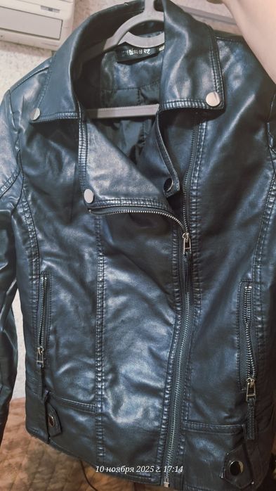 Продам кожаную косуху.