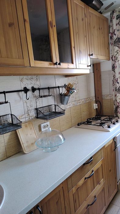 Vând bucătărie +electroscasnice+masă+scaune și scaune