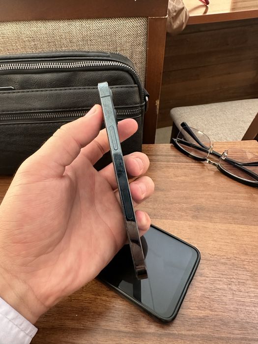 Iphone 12 pro продаеться состояние идеальное без царапин