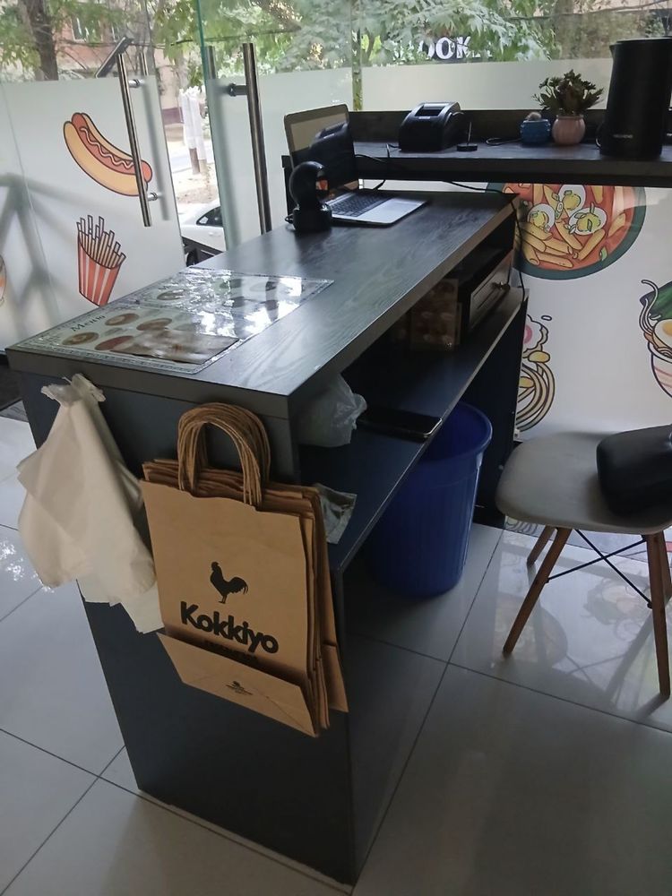 продается кассовая стойка