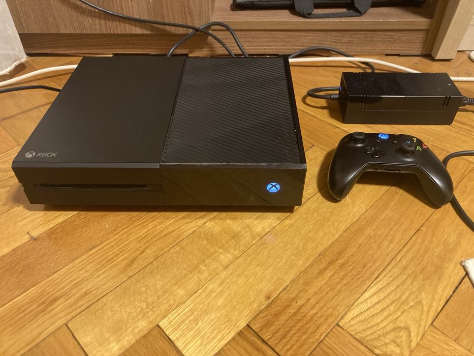 Xbox One 512GB + manetă