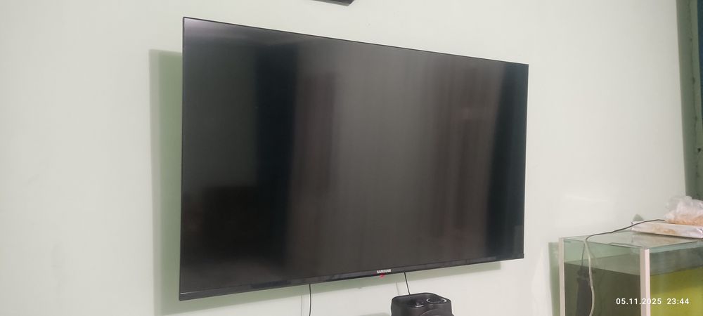 Смарт телевизор Samsung 55' на  Android OS.