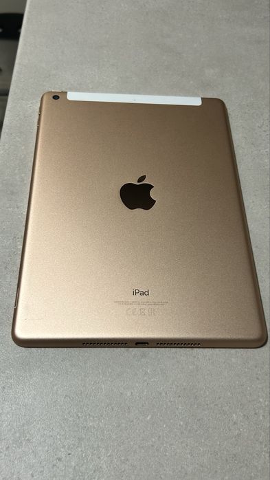 IPad Apple 6 cu wifi si sim cu tastaura si husa