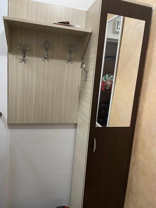 Vand cuier hol cu 7 compartimente