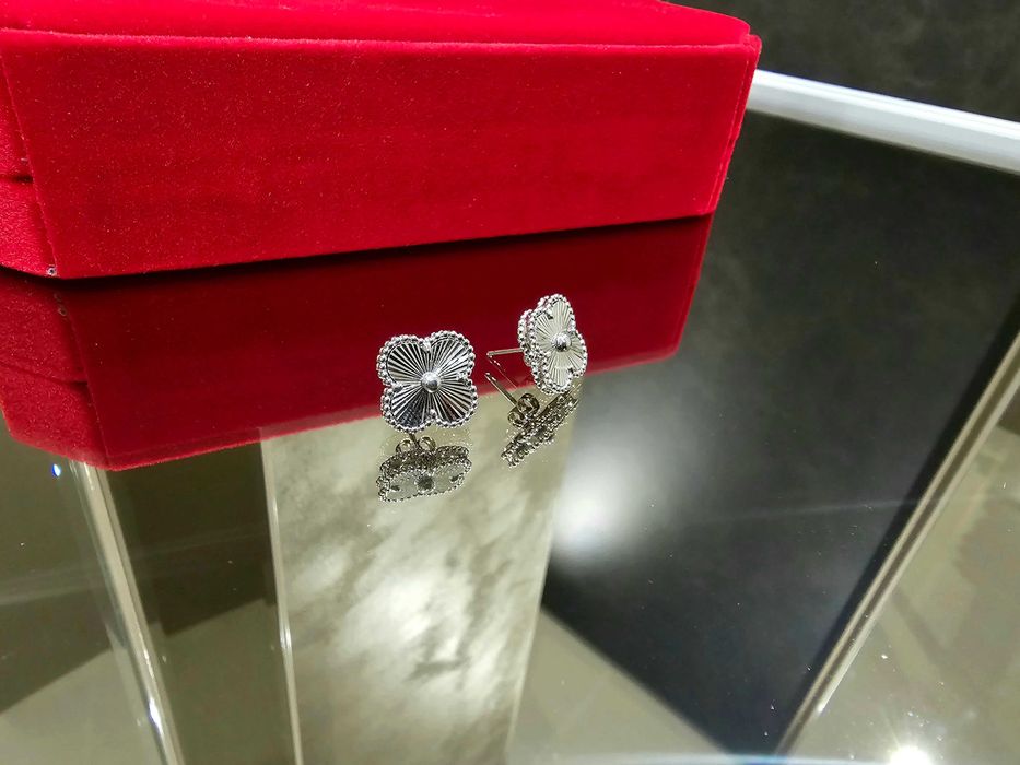 Van Cleef & Arpels VCA Silver Vintage Alhambra Clover Дамски Обеци