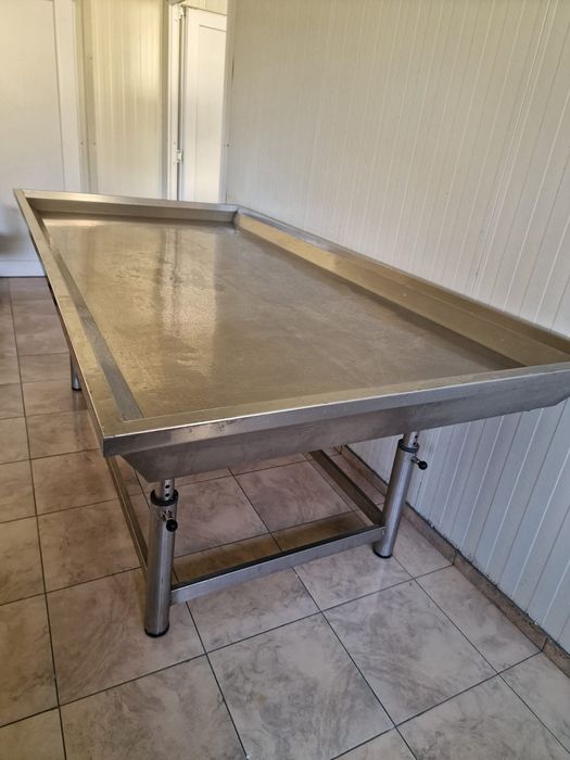 De vânzare masă din inox