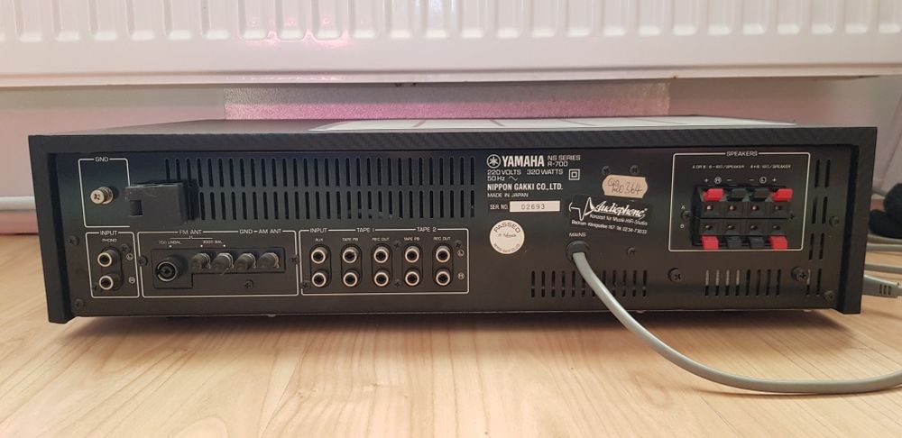 Amplificator Yamaha R-700. Vintage, (statie amplificare)