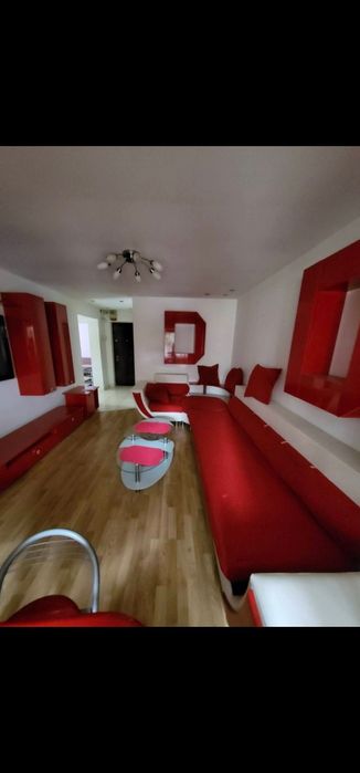 DE ÎNCHIRIAT apartament 3 camere