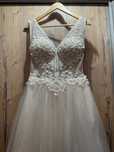 Vand rochie de mireasa