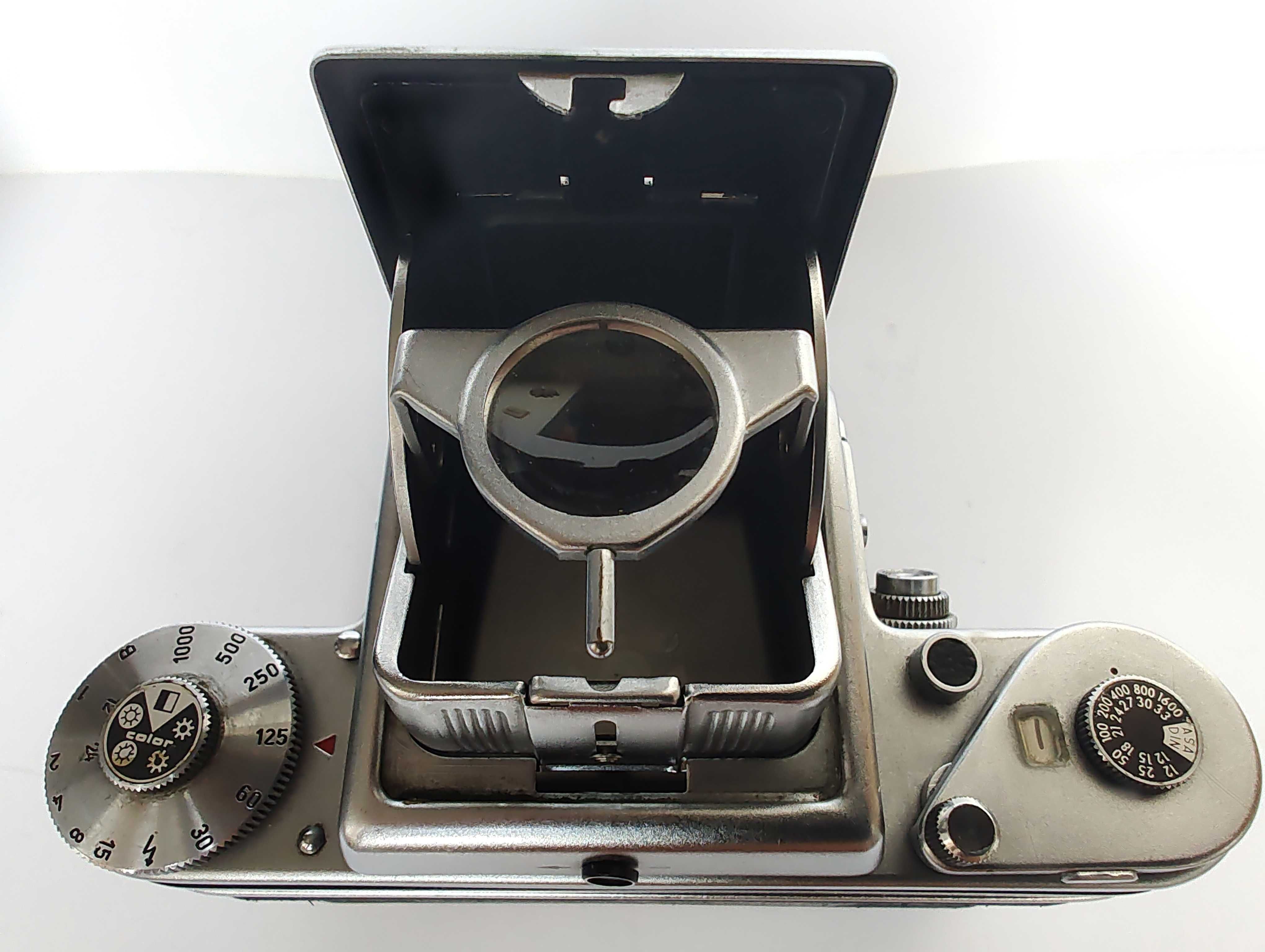 Продавам филмов 6х6 фотоапарат Pentacon SIX с Biometar 120mm 2.8