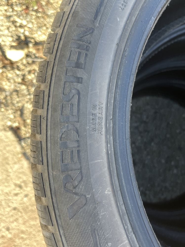 Anvelope de iarna 245 45 R19 Vredestein