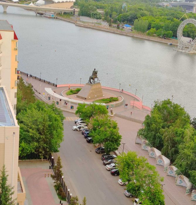 g Продадим 4-ком. квартиру на Набережной 65 млн. 112 кв. 13 этаж