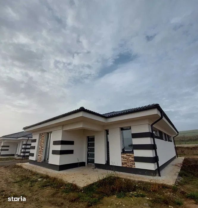 Casa pe un nivel, complet utilata si mobilata — Corusu