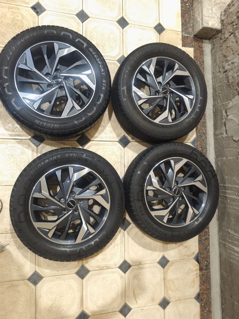Продается диски шины R 17 от Hyundai Creta новый