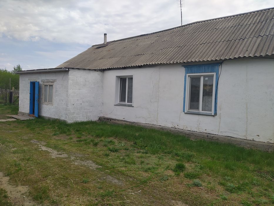 Срочно Продам очень большой дом с большой территорией в деревне
