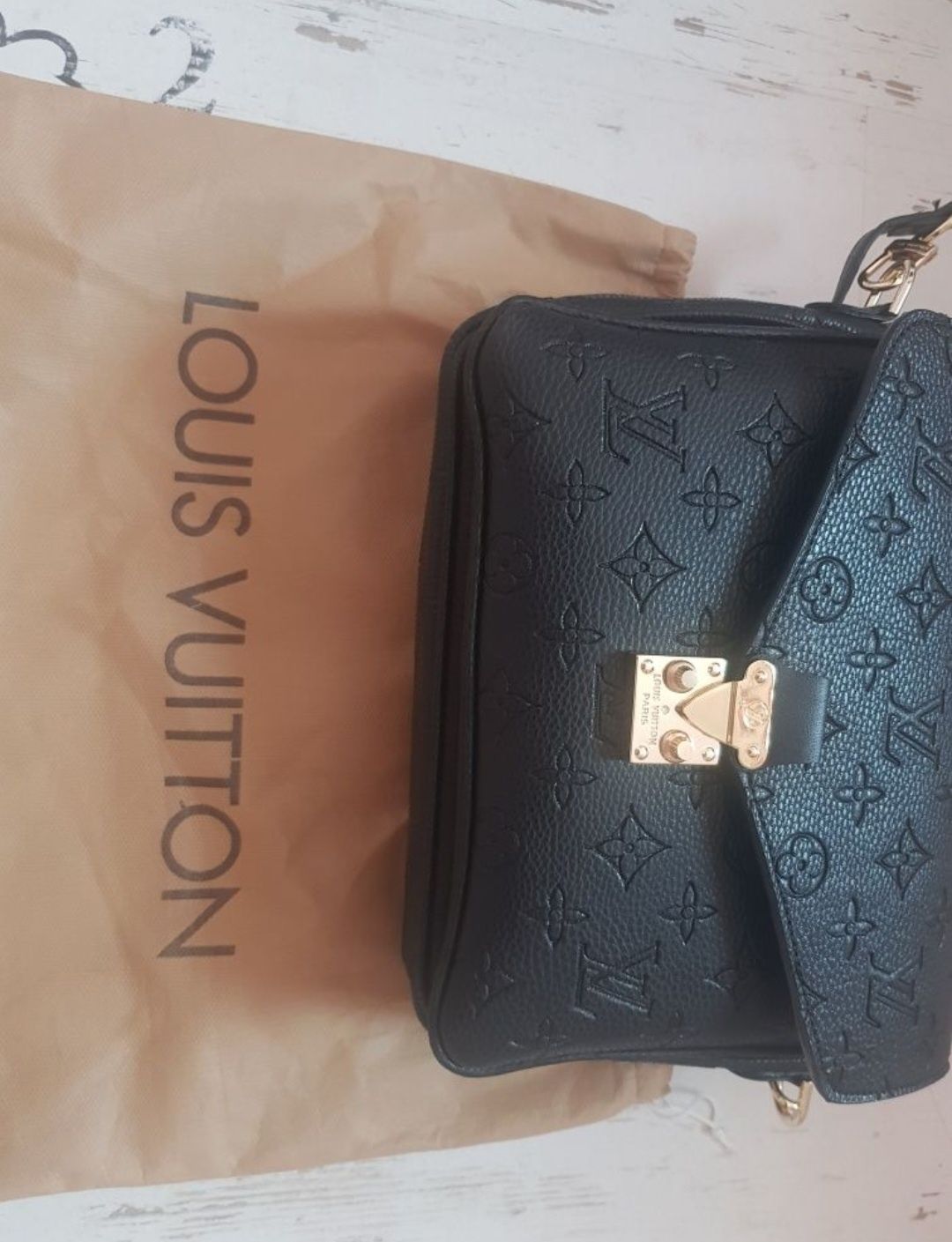 Дамска чанта Louis Vuitton