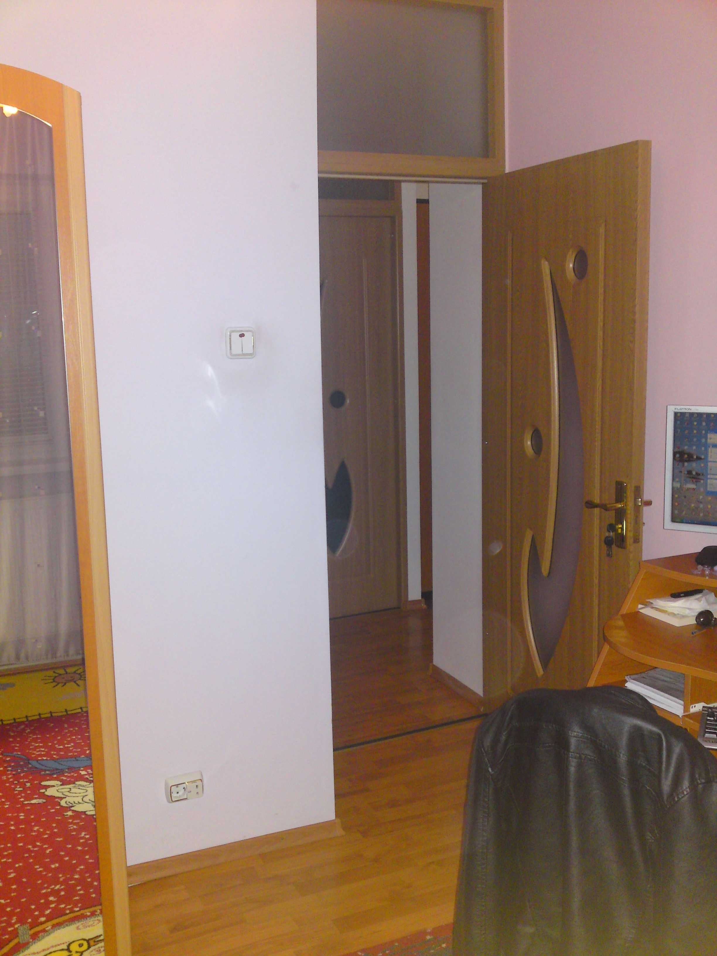 Vând sau schimb apartament 4 cam. Curtea de Argeș cu 3 cam. București