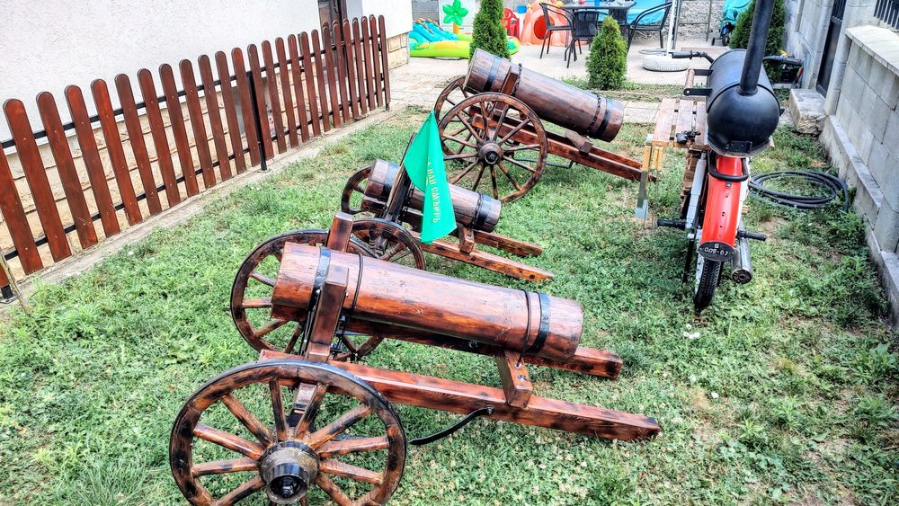 Черешово топче оръдие декорация