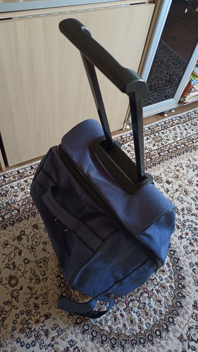 Продам дорожную сумку.