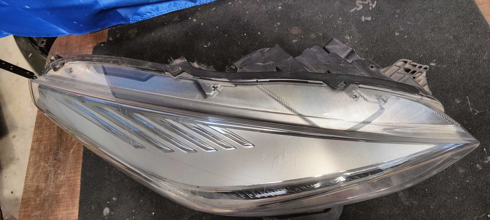 far dreapta ford kuga halogen 2018