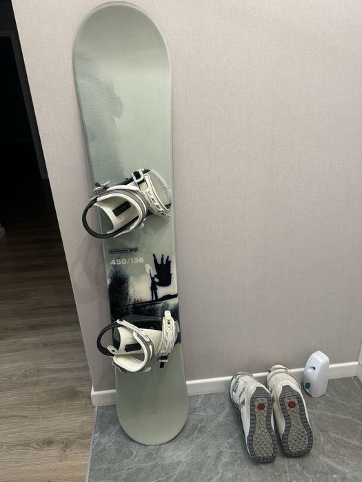 Сноуборд и Ботинка