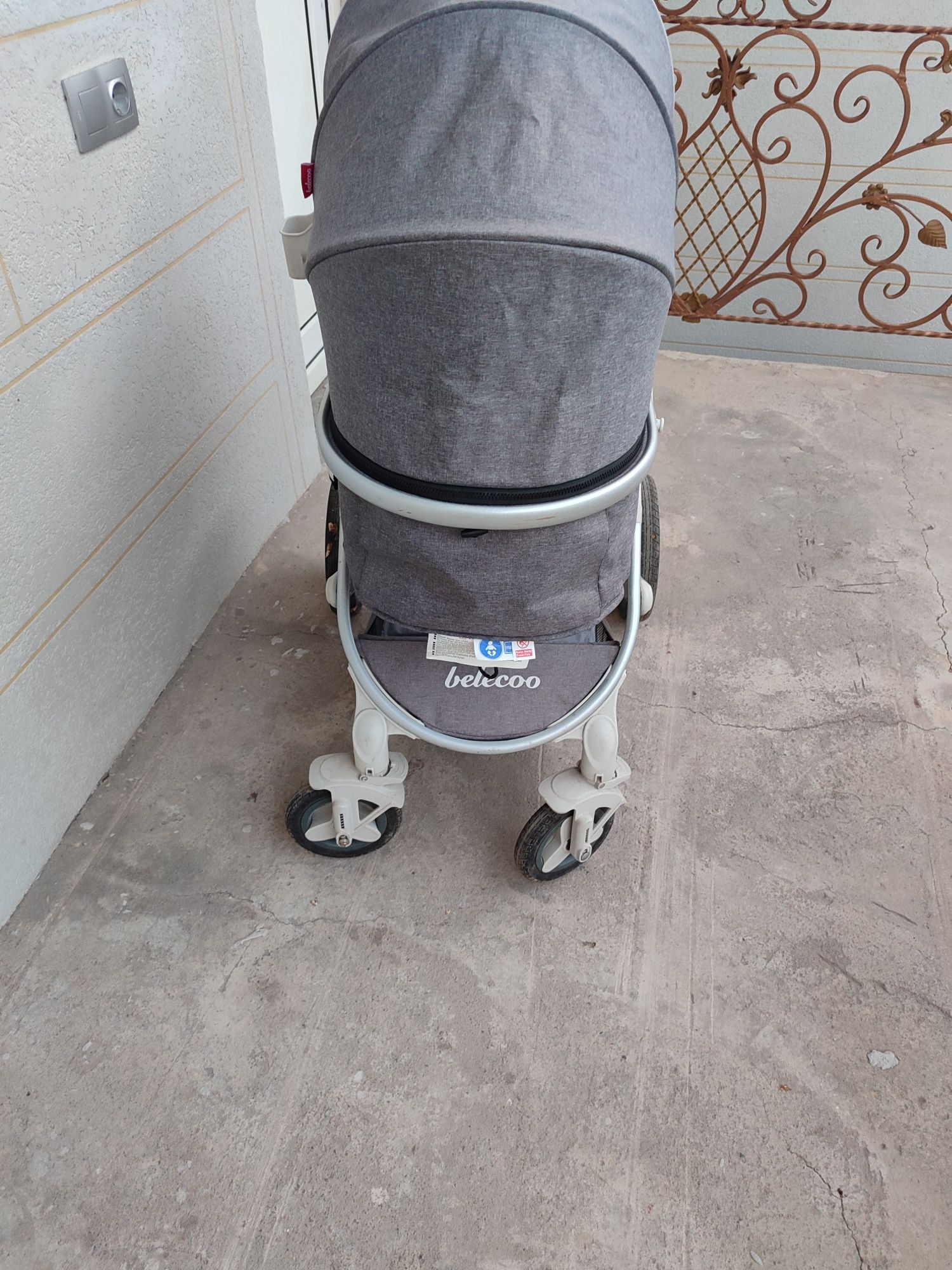 Kolyaskasi zo'r xolatda