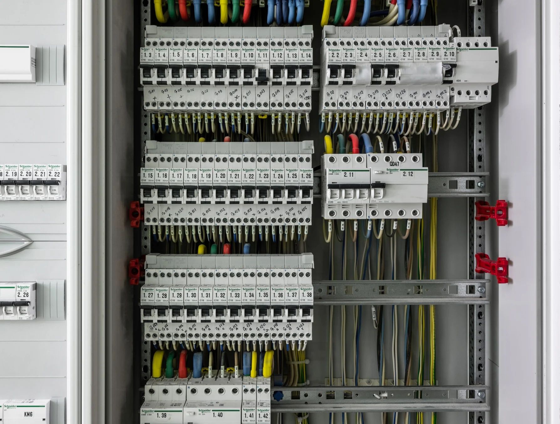 Elektrik Электрика
•Montaj Demontaj
•Elektromobil zaryadchik
•Ustanovk