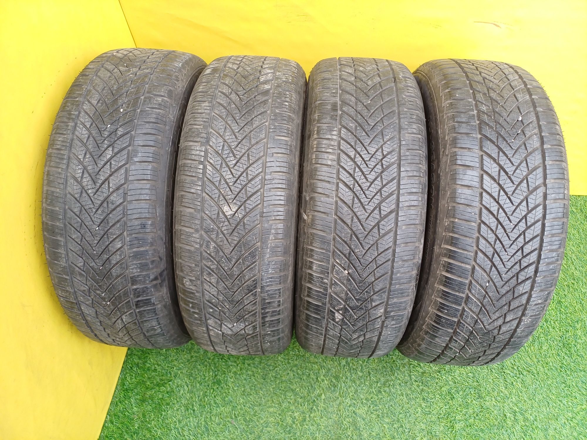 Шины 215/60 R16 Tracmax комплект.