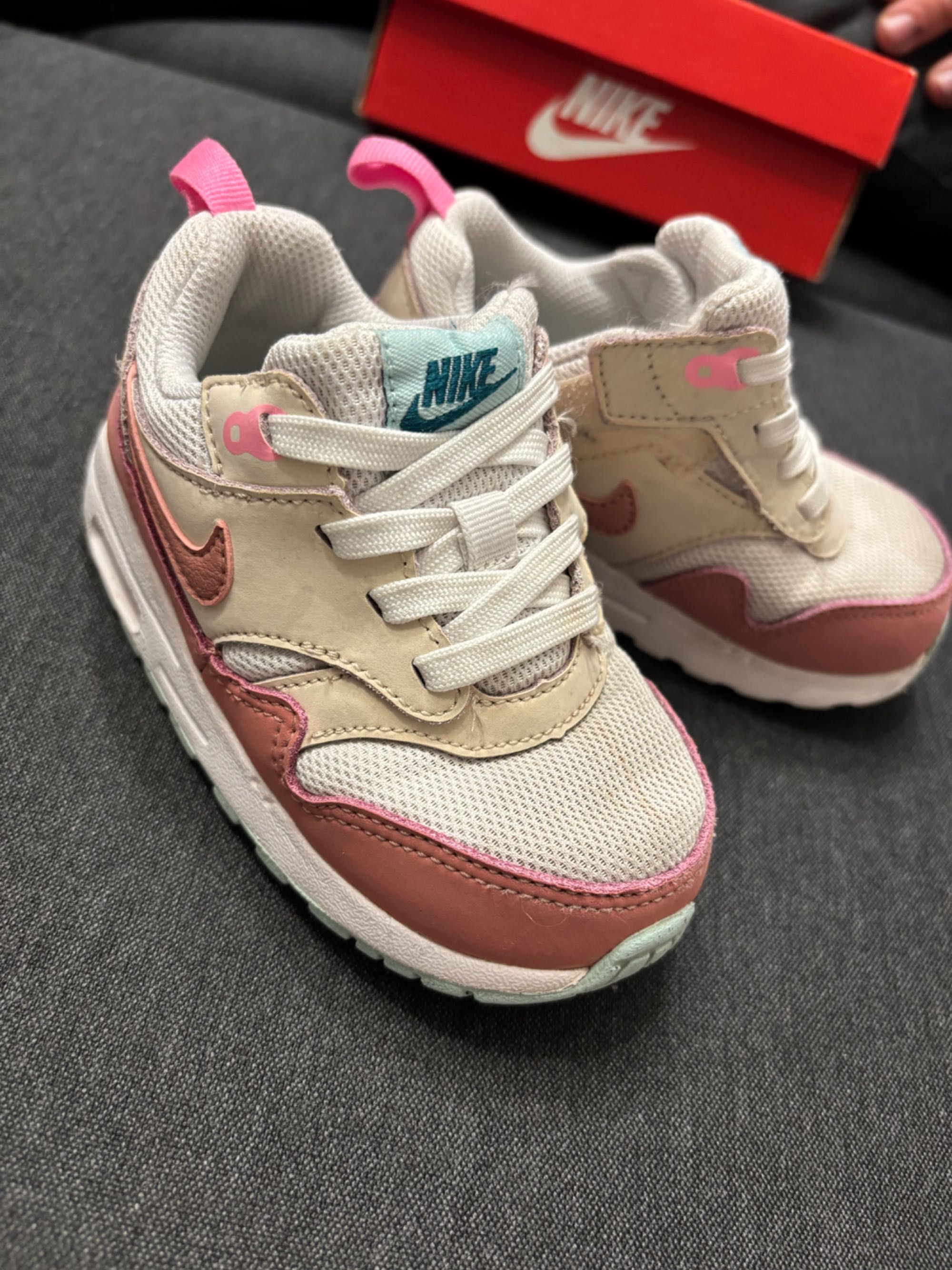 Nike детски маратонки/ кецове