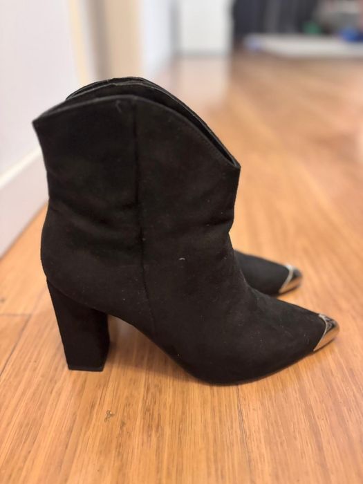 Botine piele intoarsa marimea 38