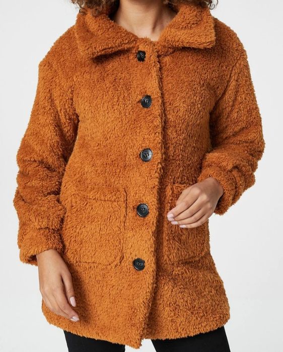 Палто с копчета  в цвят горчица