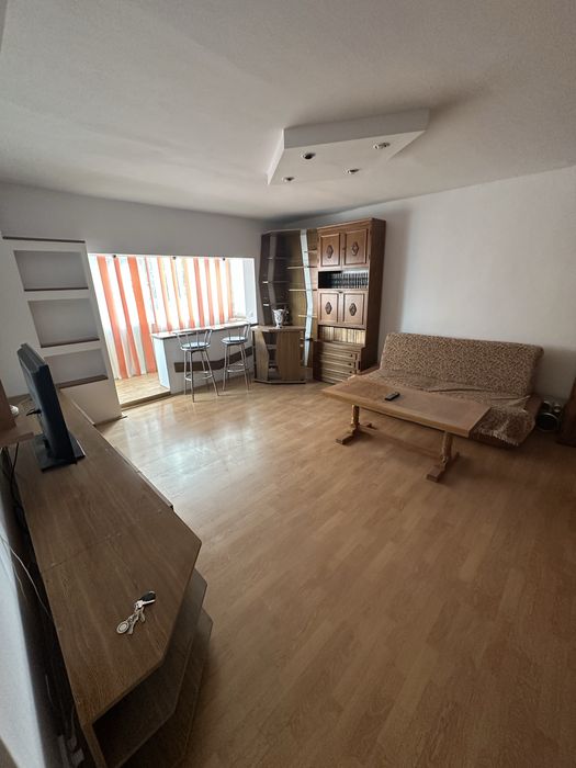 Inchiriez ap 3 camere