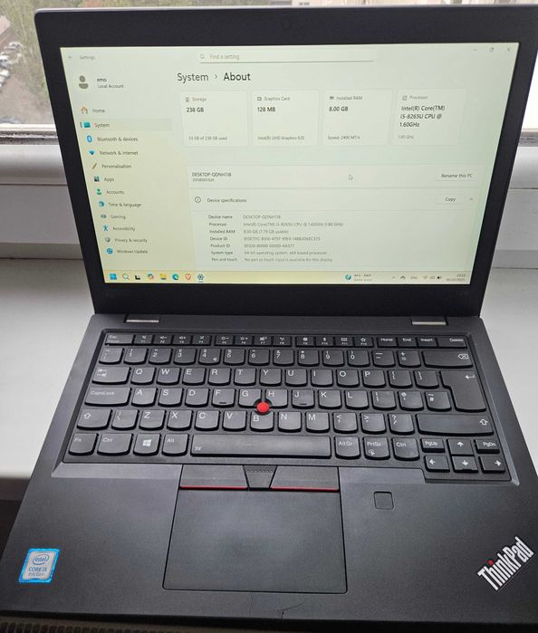 Компактен четириядрен лаптоп Lenovo  ThinkPad L390