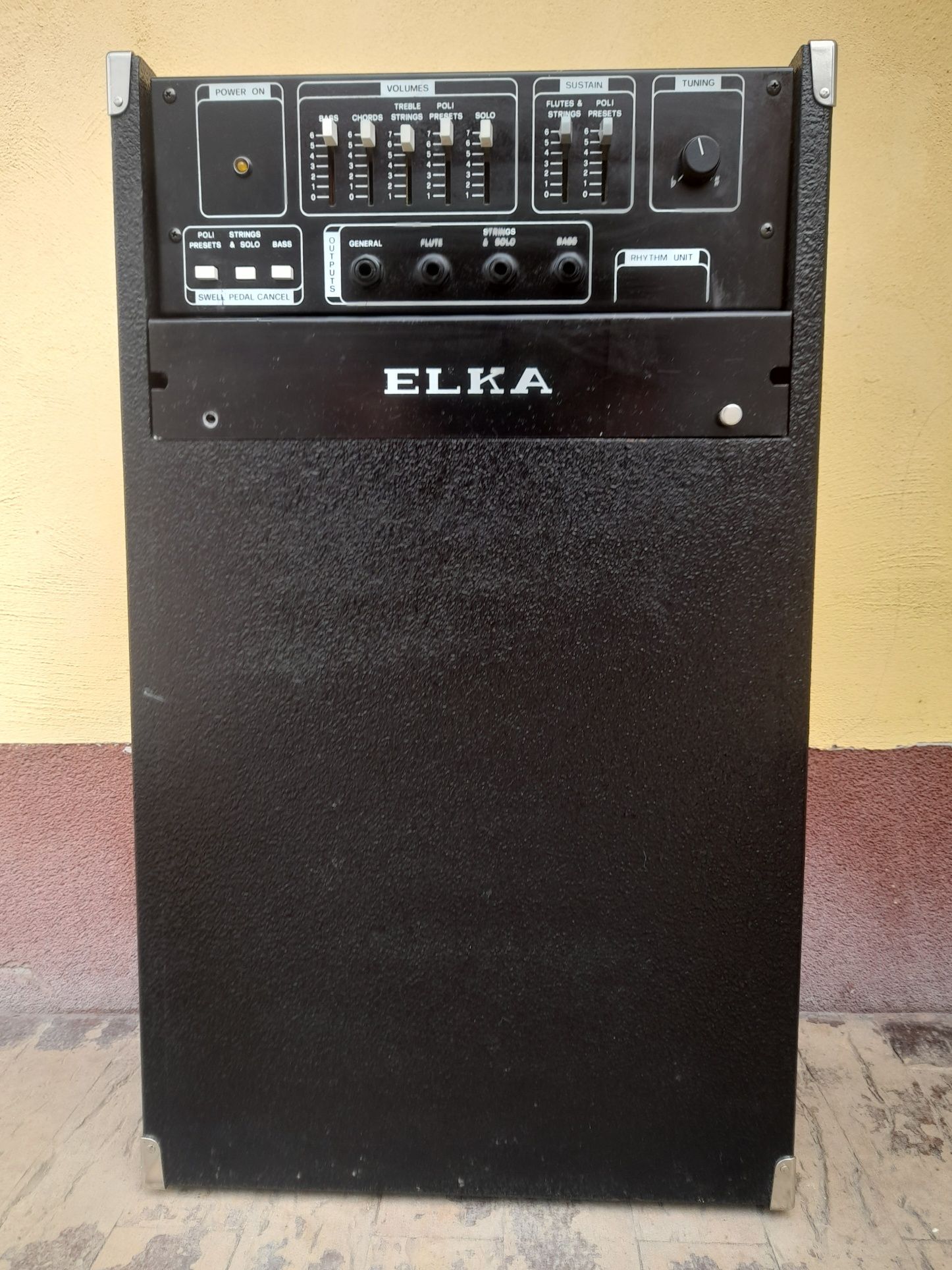 Elka Elkavox 83 tone generator acordeon