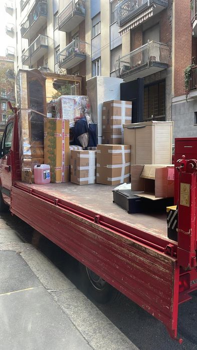 Transport marfă , moluz și debarasare apartamente