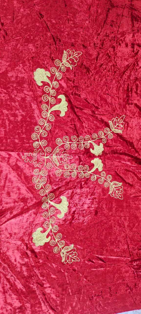 Ташкентский палак (вышивка сюзане), портера из красной духобы СССР