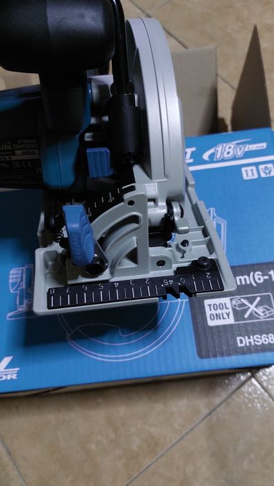 Fierastrau circular pe acumulator Makita DHS680Z