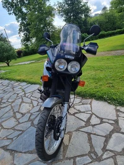 Yamaha XTZ 750.       .