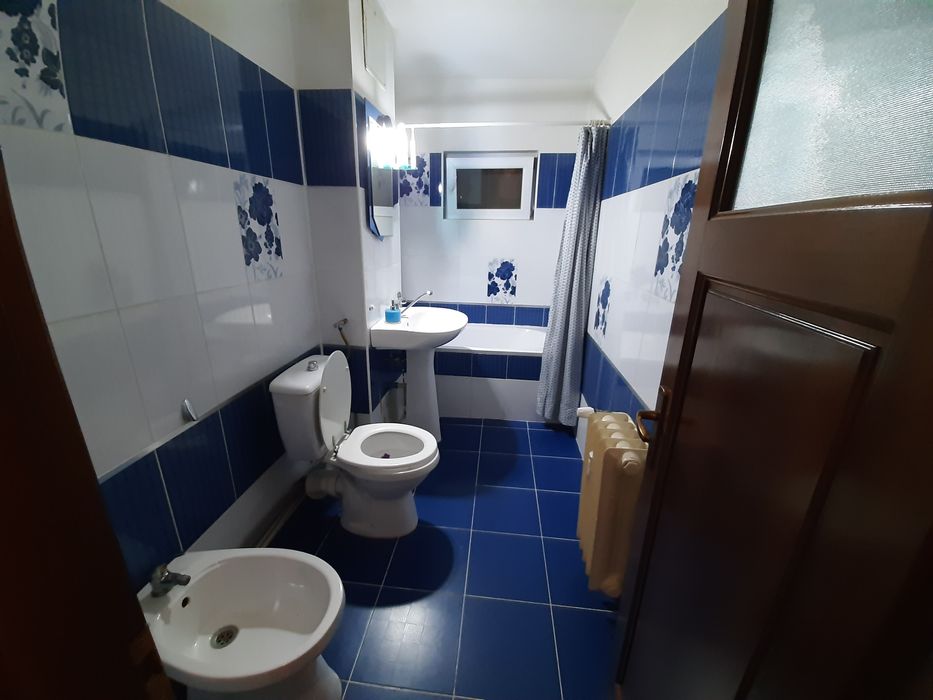 Apartament 3 camere de vanzare in zona Rovine-Craiova