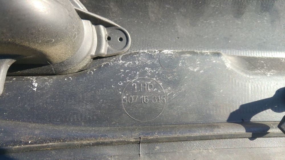 grila capota stergatoare volvo s40 30716315