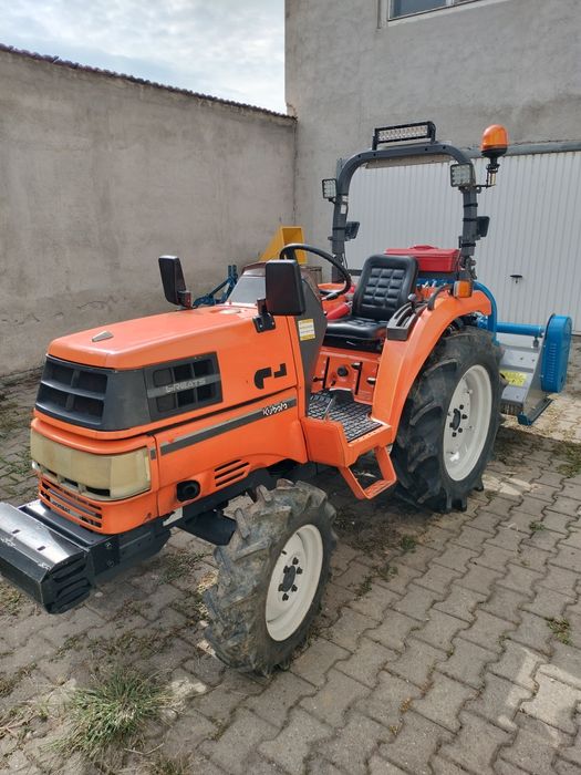 Tractor Kubota gt3 cu pachet de utilaj preț 16400 euro pentru tot  pac