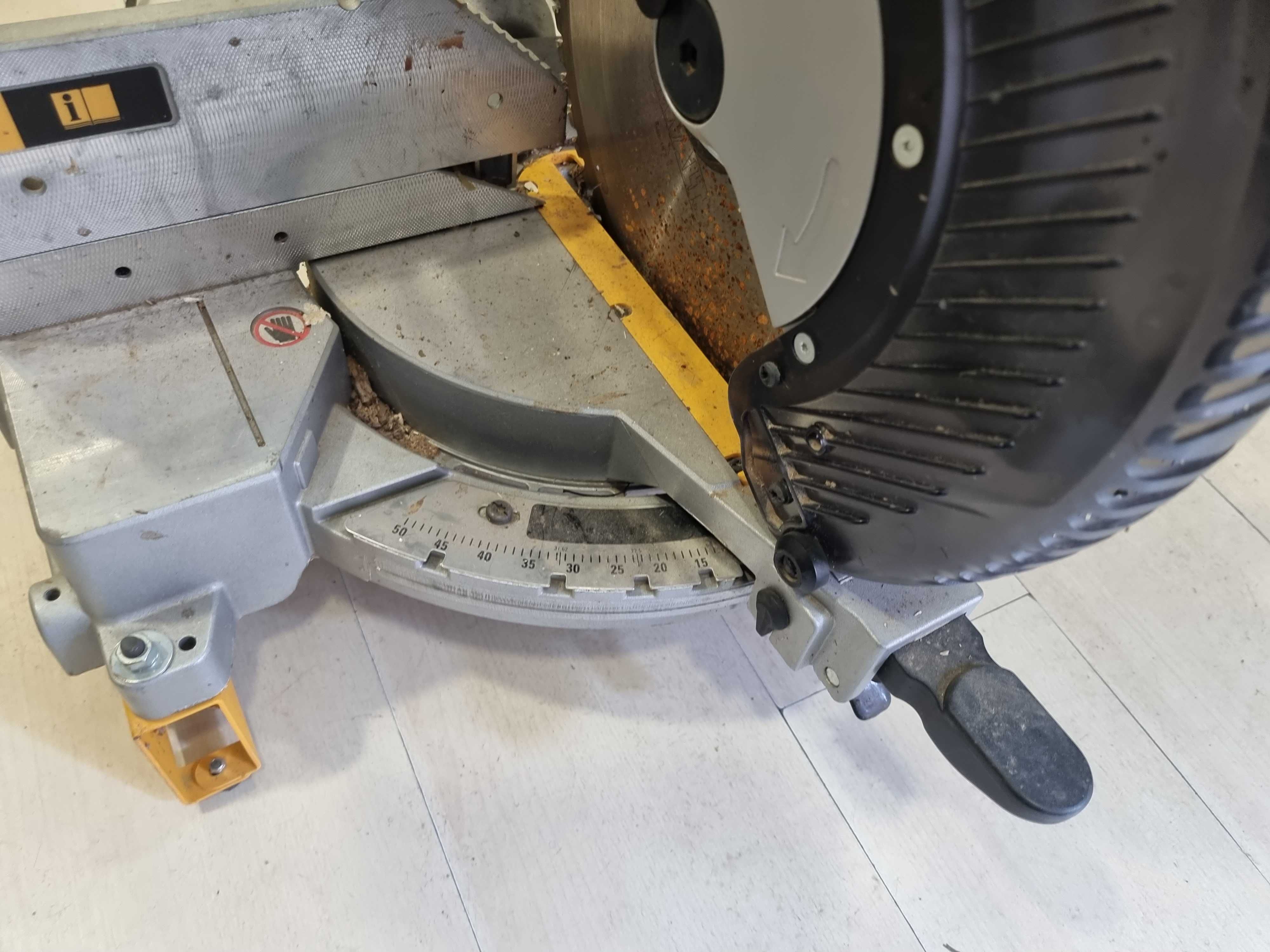 Потапящ циркуляр DEWALT DW716 / Герунг