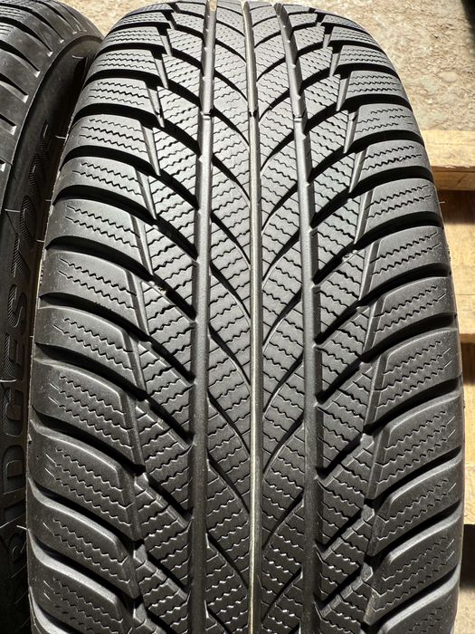 2x Anvelope Iarna 215/65 R17 - Bridgestone Blizzak LM 001 MO