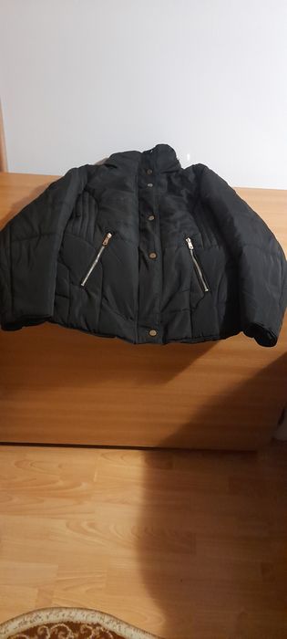 Vind greaca damă de iarnă 100 ron negociabil.