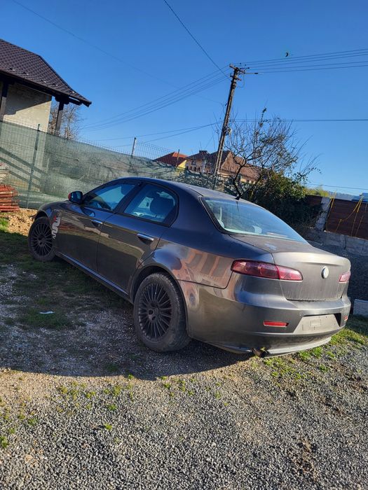 Vând alfa Romeo 159