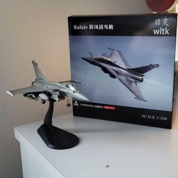 Macheta avion metalica Dassault Rafale B Nato scara 1:100