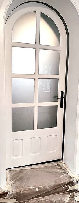 Reconditionar-Reparati usi-si tocuri din lemn.