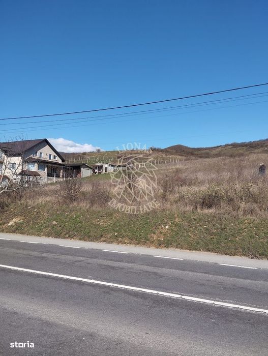 Teren intravilan 3719mp cu utilitati-deschidere la sosea -Crainimat